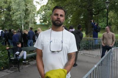 Over 46.000 har defilert – Bengt ble én av de siste