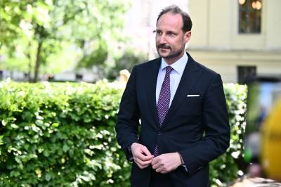 Mener kronprinsen bør stille til intervju om Epstein
