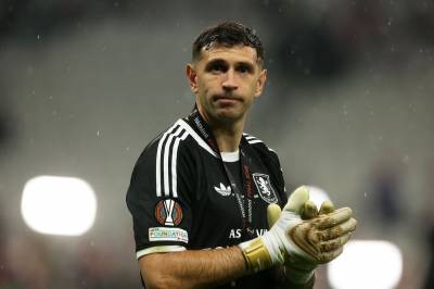 Chelsea vurderer stjernekeeper