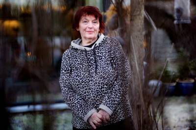 Det er legemangel. Men hvis Henriette Kahn hadde blitt stående i jobben, ville hun tapt 25.000 kroner i året.