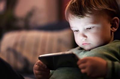 Toåringene som hadde mest skjermtid, hadde dårligst ordforråd