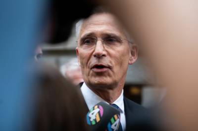 Stoltenberg har svart kontrollkomiteen – igjen