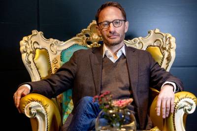 – Diplomati er blitt en eliteøvelse drevet av personlige nettverk