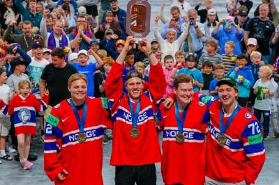 DNs helgequiz uke 24: Hva heter Stordalens flyselskap, som fraktet hockey-gutta hjem fra VM?