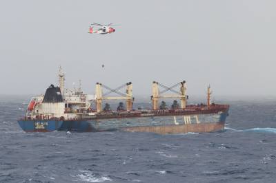 Spesialstyrker fra Bergen henter evakuert skip