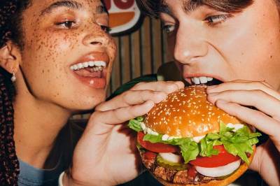 Nytt AI-system overvåker de ansattes vennlighet på Burger King