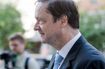 - De venter også spent på denne saken