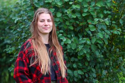 «Jeg er trøtt av å prate om språket. Jeg vil bare prate språket»