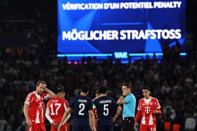 VAR får flengende kritikk: – Vil aldri fungere