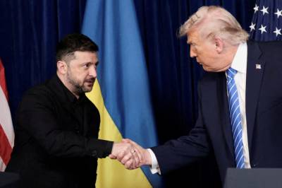 Zelenskij på vei til Davos for samtaler med Trump