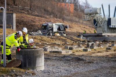 Har ryddet over 60.000 liter olje etter transformatorlekkasje i Bærum