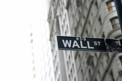 Wall Street svakt ned etter sterk jobbrapport: Moderna falt på Trump-beslutning om vaksine