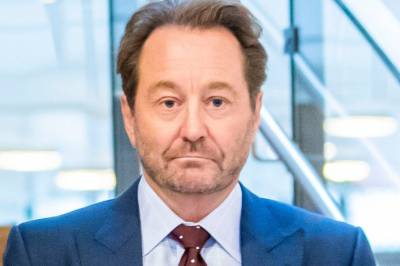 Bergens-reder Utkilen forbi Røkke på inntektstoppen