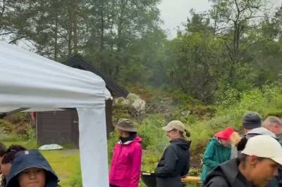 Bygdefolket lar seg ikkje stoppe av litt dropar