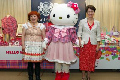 Hello Kitty-designer trer til side etter 40 år – neste generasjon overtar