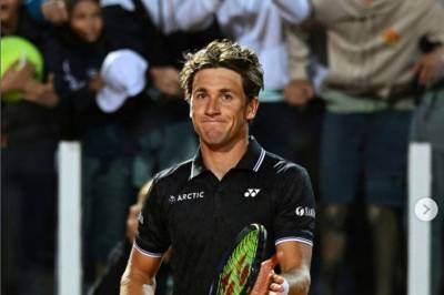 Casper Ruud leverte en dominerende seier i strake sett over Lorenzo Musetti i Roma