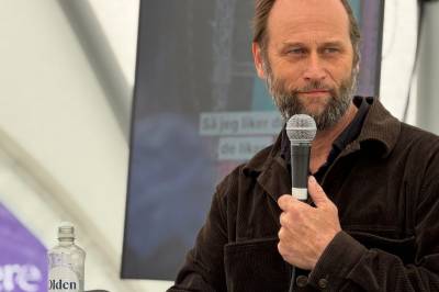 – Når avisene ikke skriver om det, så må jeg