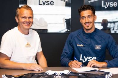 Serieleder Viking henter spiller fra Island