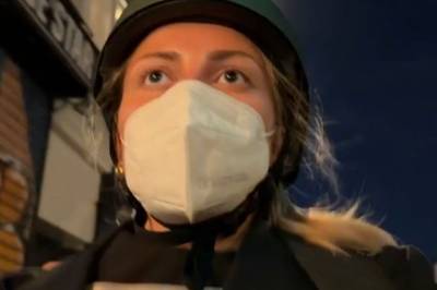 Vilde (25) dekker opptøyene i Paris: – Det har vært spesielle uker