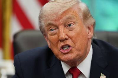 Trump hevder Irans oljean­legg vil «eksplo­dere fra innsiden». Ekspertene mener noe annet.