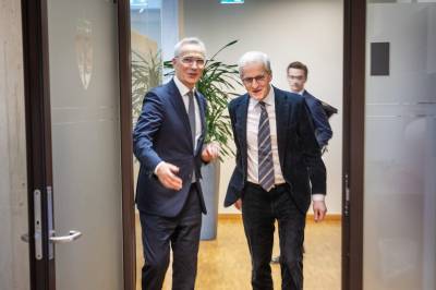 Regjeringens budsjettkonferanse - Støre og Stoltenberg møter pressen