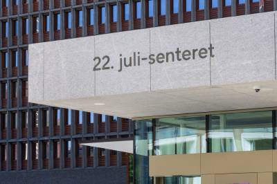 Politiuniformen hører hjemme der