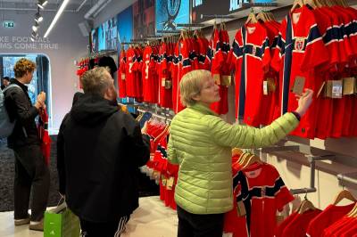 Rift om Norges VM-drakter: – Vi må akseptere at folk reagerer på prisen