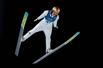 Anna Odine Strøm med råsterkt OL-gull i normalbakke