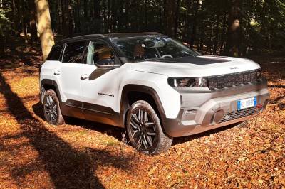 Biltest av Jeep Compass: Jakten på elektriske Jeep