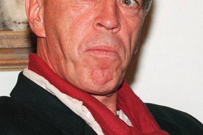 Teatersjef Janken Varden (87) er død