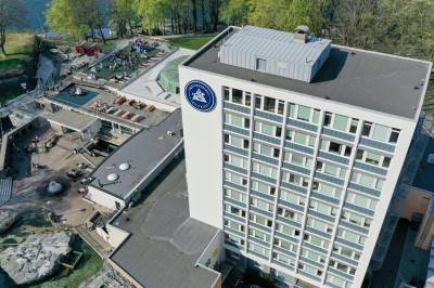 Bistand på hvem sine premisser?