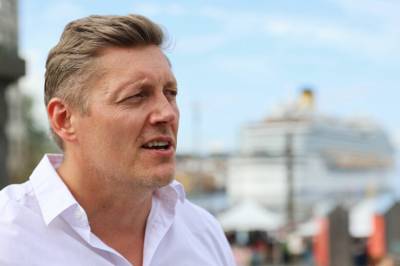 Går ut mot Jagland og Rød-Larsen: – Bør melde seg ut