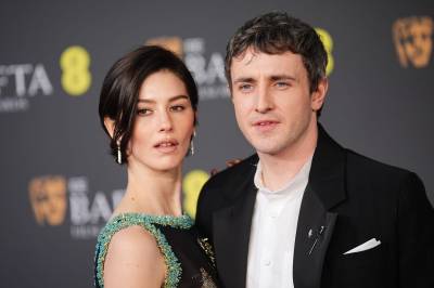 Paul Mescal og Gracie Abrams viste seg sammen for første gang