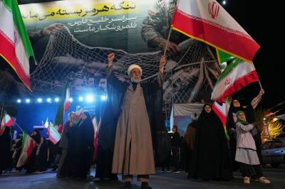 Iran er et land i dyp splittelse. Frykten vokser. Likevel finnes det et uventet fellestrekk.