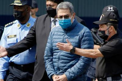 Honduras ekspresident ble dømt til 45 års fengsel i USA. Nå blir han benådet av Trump. 