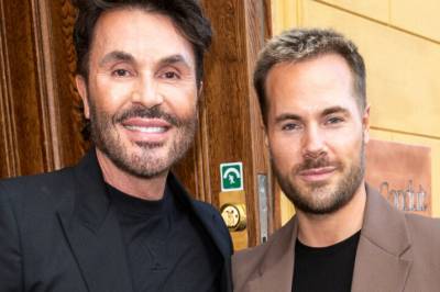 - Hele bygningen ristet