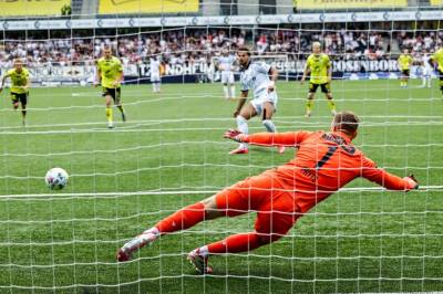Ny seier for Rosenborg – Start-leiren tordnet etter kontroversiell dommeravgjørelse