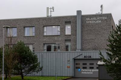 De fleste eldre her ble frarådet vaksine. Pårørende reagerte.