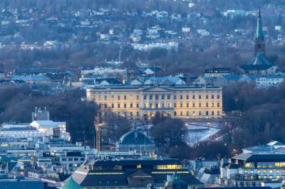 Påstand om ukjent barn kom frem i retten – Slottet tause