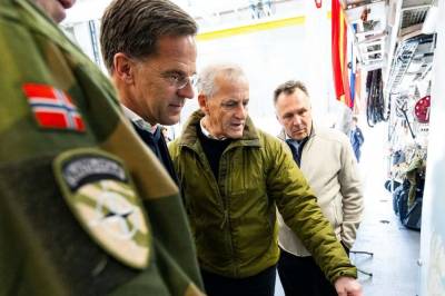 Journalistikk i uniform: Litt krig til frokost?