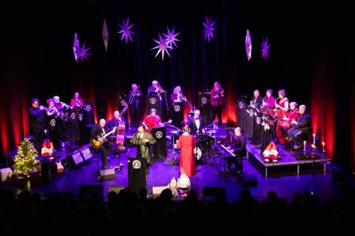 Storbandet swinge jula inn