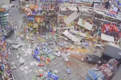 Se hva de  gjør med  bensinstasjonen