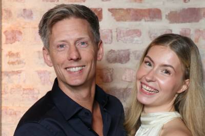 Viste frem sin unge kjæreste