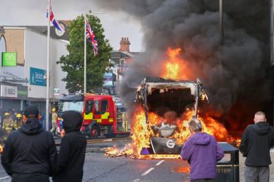 Kaos i Nord-Irland etter knivstikking