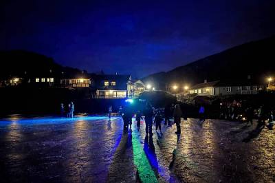 Nesten 200 dansa på isen: – Me er heilt overvelda