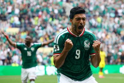 Drømmestart for Mexico: Tre (!) røde kort i kampen