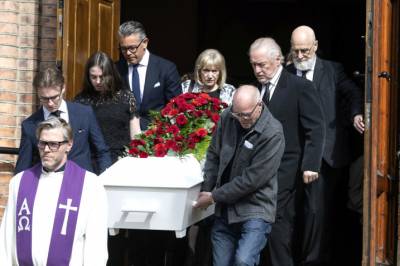 Tok et siste farvel