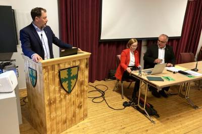 – Vi må stoppe blødningen