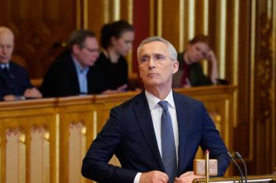 En bulldoser og et krigsskip gjorde at alarmen gikk hos Stoltenberg