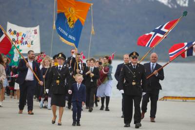 Hogne ledet toget for siste gang i uniform: – Litt vemodig